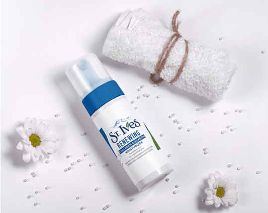 Commander votre échantillon gratuit du soin Renewing par St. Ives